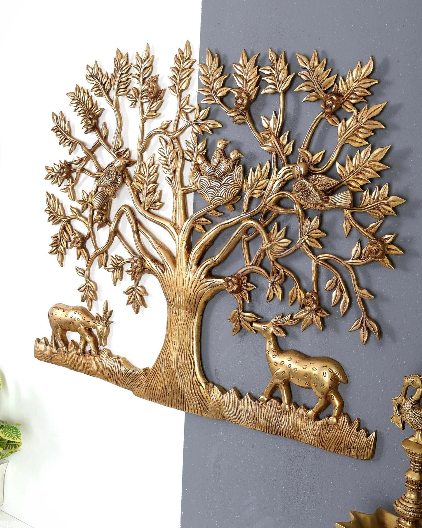 Brassaura® Premium Brass Kalpavriksha Tree Wall Hanging with Deer & Birds | Handcrafted Vastu Wall Art for Home, Office & Living Room Décor | Height 22.5 Inches | Weight 12 Kgs
