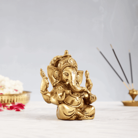 ब्रासौरा® शुद्ध पीतल भगवान गणेश मूर्ति सुनहरी फ़िनिश के साथ | ऊंचाई 6 इंच