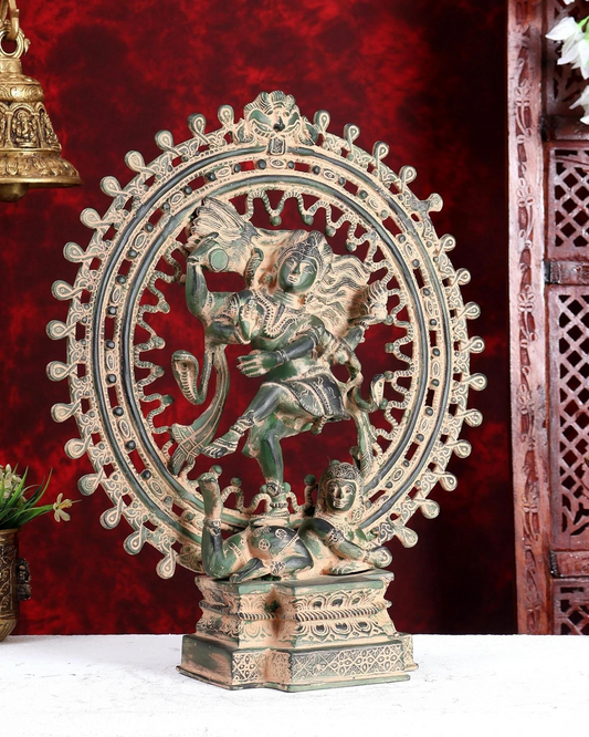 ब्रासोरा® वृंदावन वेणुगोपाल कृष्ण पीतल की प्रतिमा मोर के साथ | एंटीक नीला और सुनहरा रंग | ऊँचाई 20 इंच