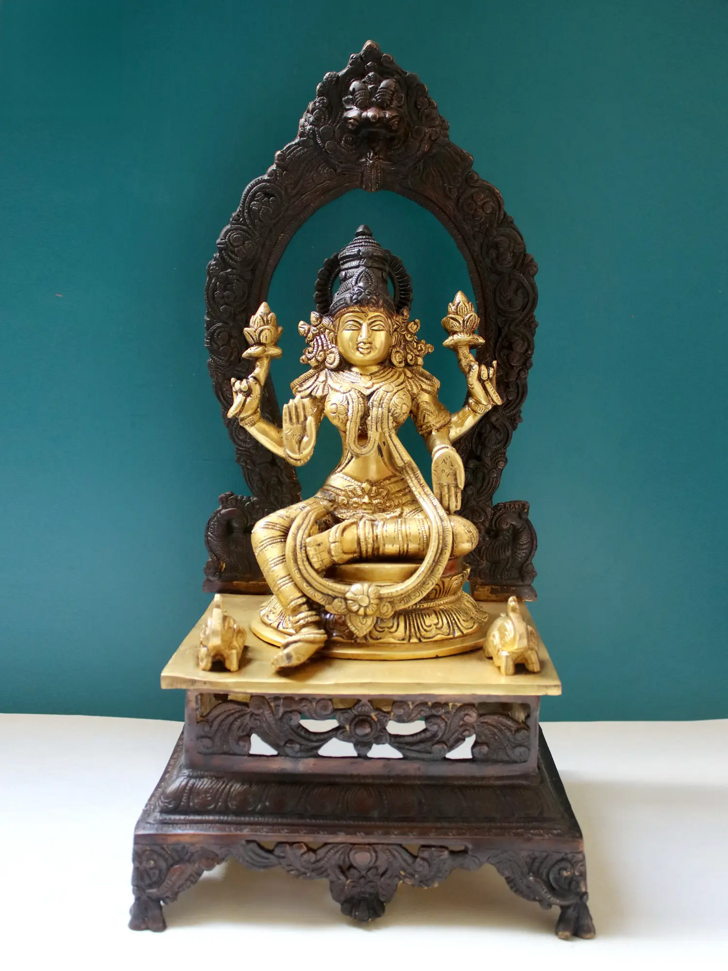 Brassaura® Brass Lakshmi Maa Statue | Height 20.5 Inches & Weight 13.13 kg