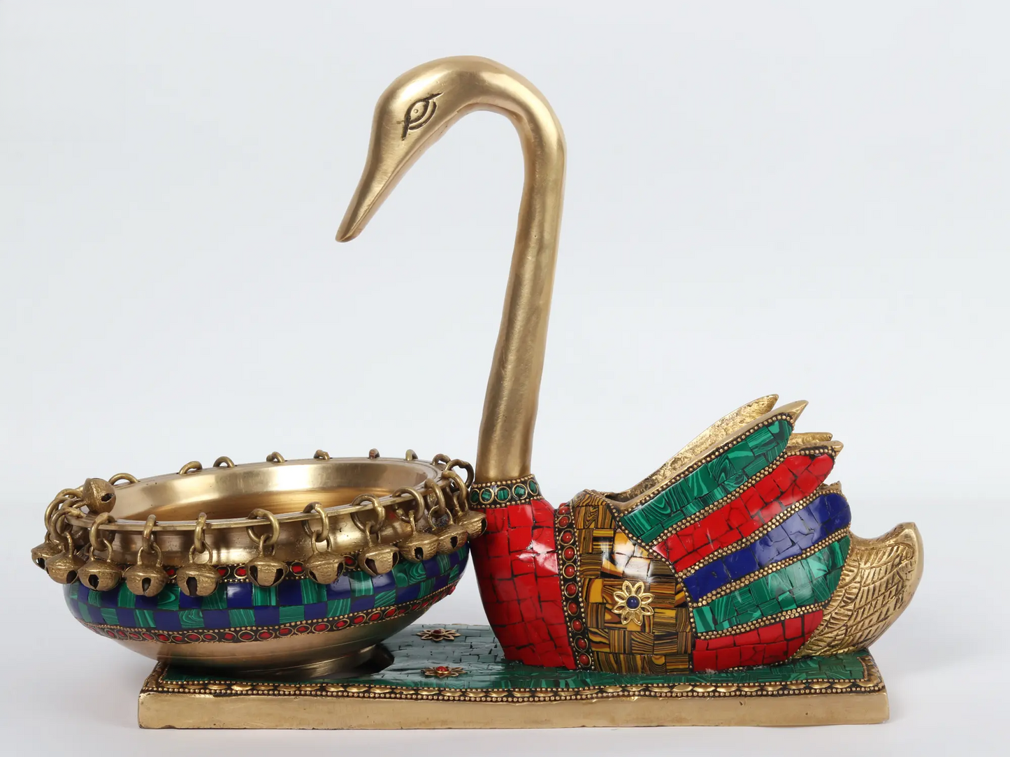 ब्रासौर® स्वान ब्रास उर्ली बाउल इनले वर्क और हैंगिंग बेल्स के साथ | शुद्ध पीतल | ऊंचाई 10 इंच और वज़न 4.19 किलोग्राम