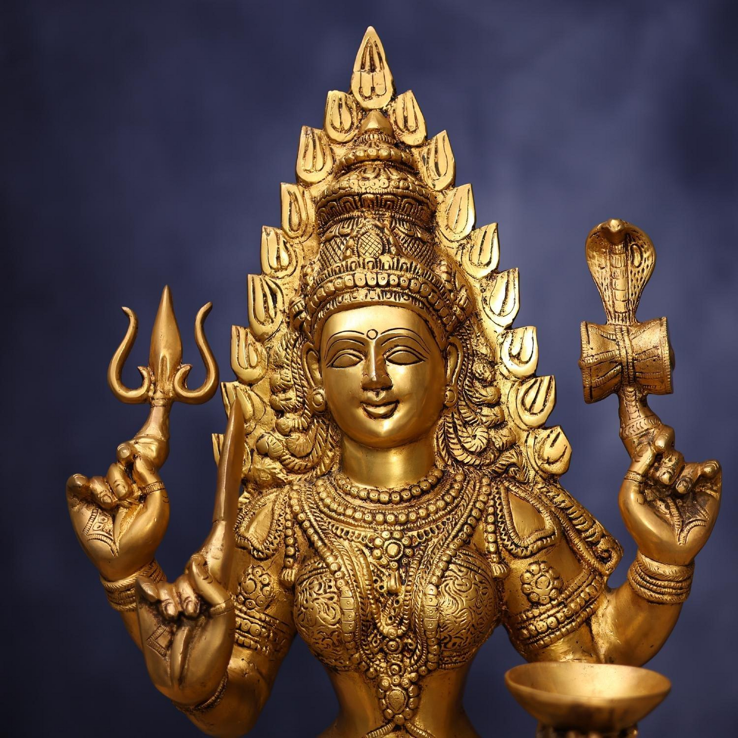 पीतल की देवी मरिअम्मन की मूर्ति, 31 इंच ऊंची