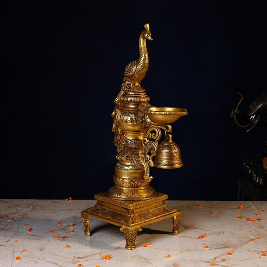黄铜孔雀台灯一对 - 19 英寸 - 精致手工，适用于居家和寺庙装饰