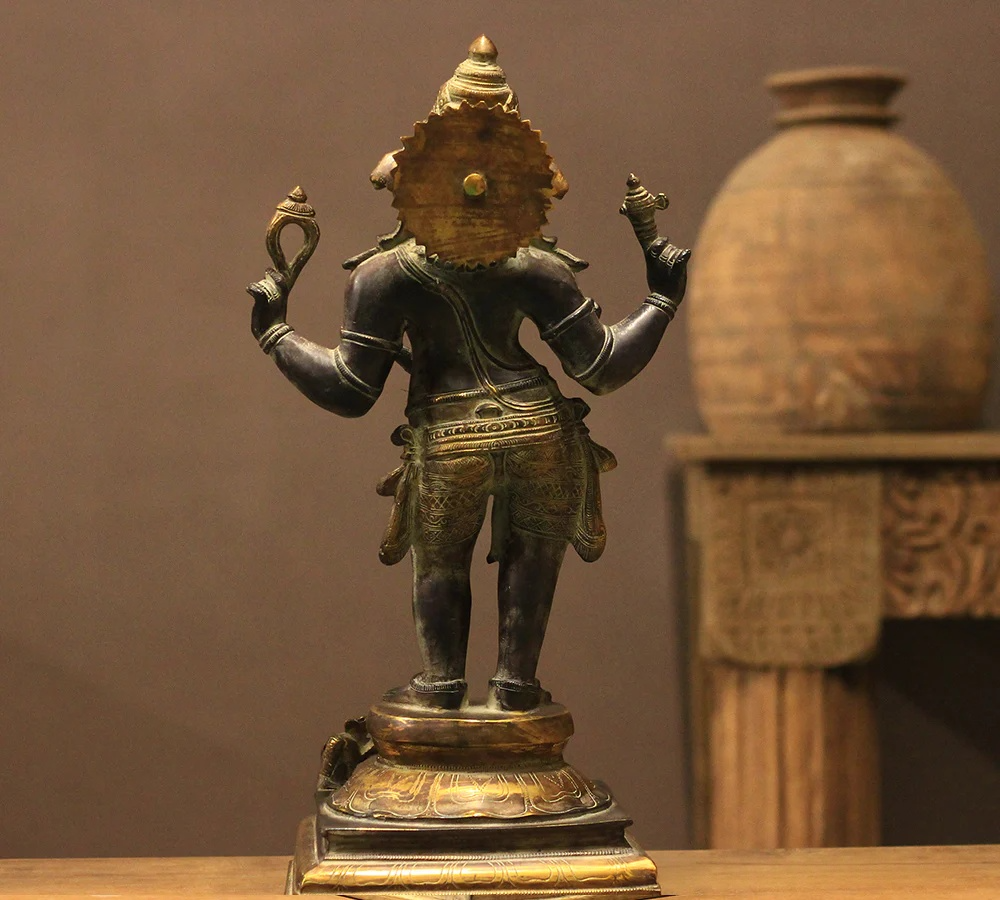 ब्रासोरा® वृंदावन वेणुगोपाल कृष्ण पीतल की प्रतिमा मोर के साथ | एंटीक नीला और सुनहरा रंग | ऊँचाई 20 इंच