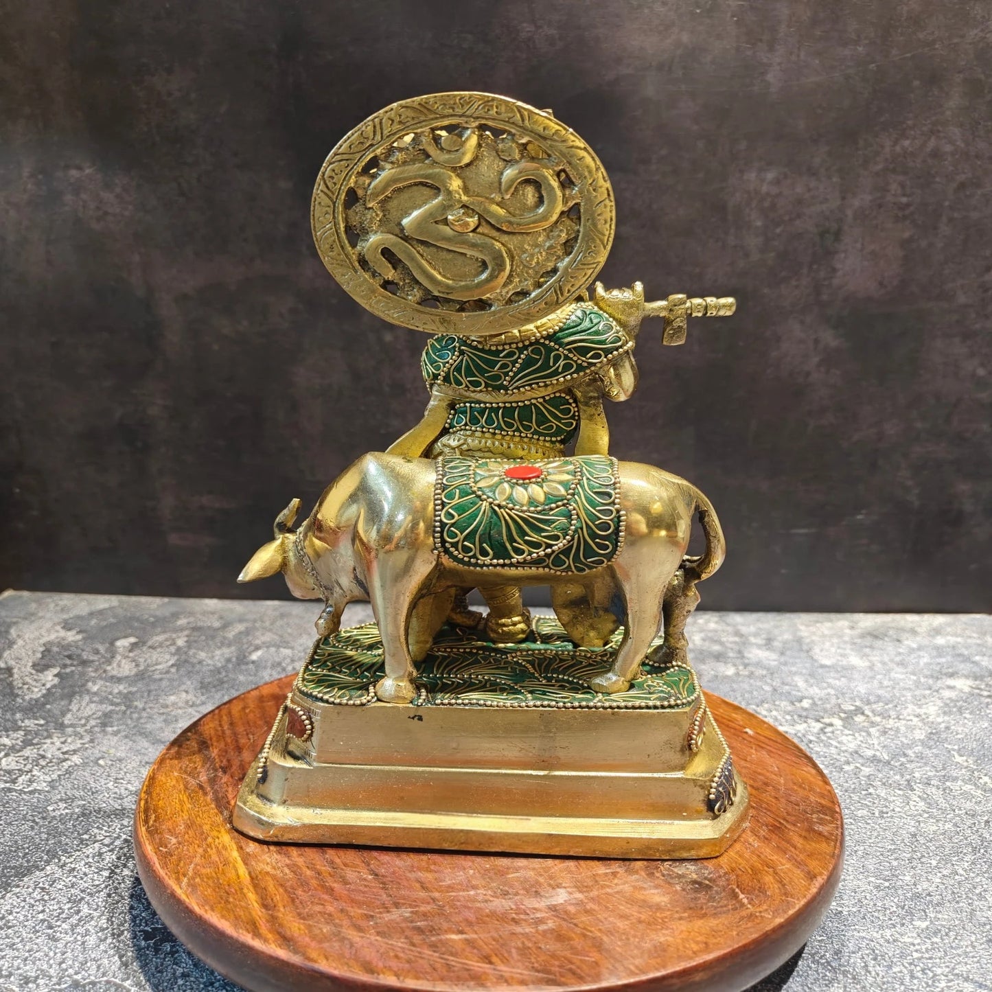 Brassaura® Lord Krishna Playing Flute with Cow Idol with Stonework Finish | Pure Superfine Brass Handcrafted Murti | Brass Statue for Home Temple, Pooja Room, Spiritual Décor & Luxury Gifting | Height 10 Inches | Weight 3.2 Kg