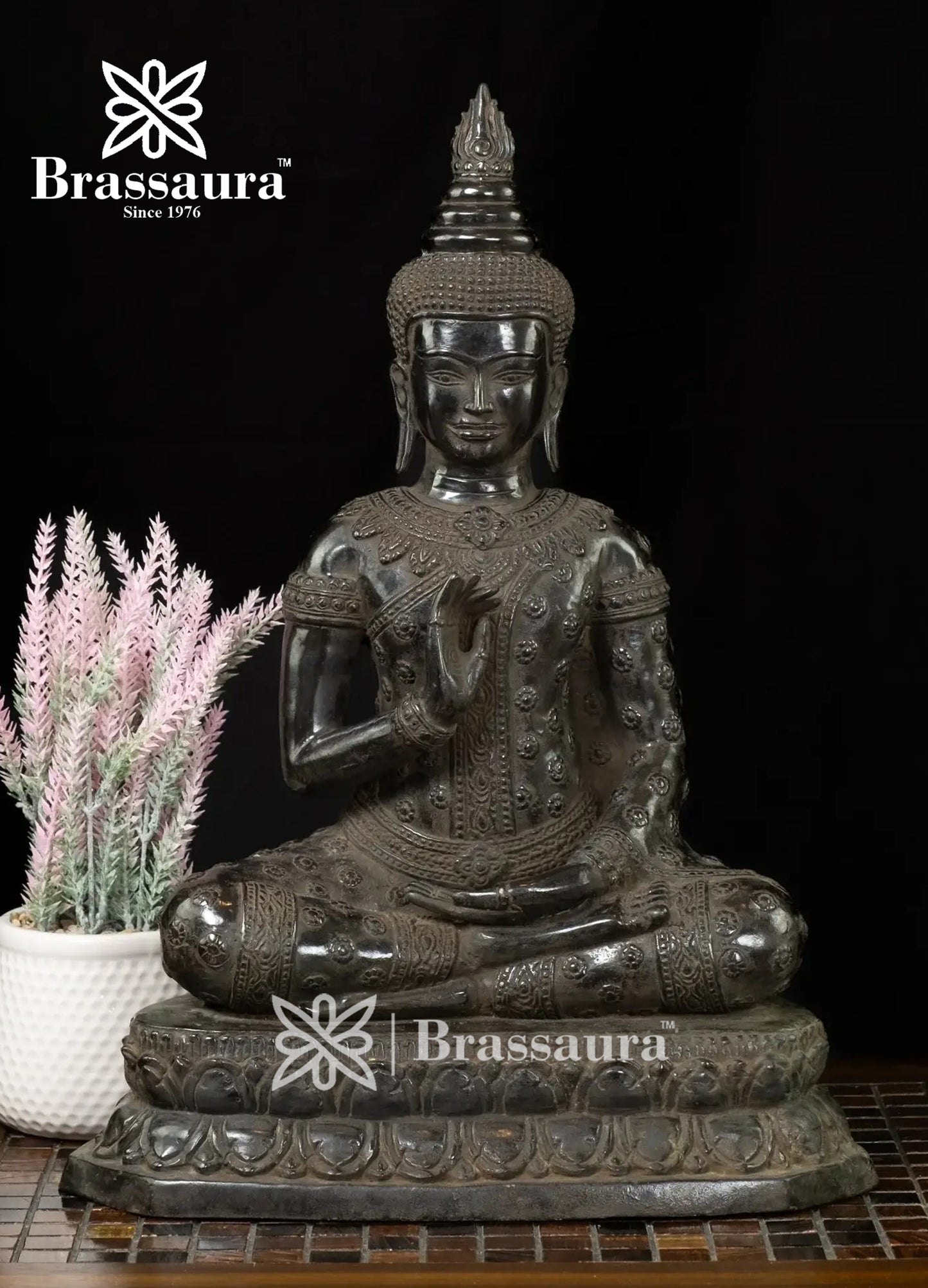 Bronze Balinese Buddha Idol For Home Decor Weight 5.3 Kg And Height 18.5 Inch