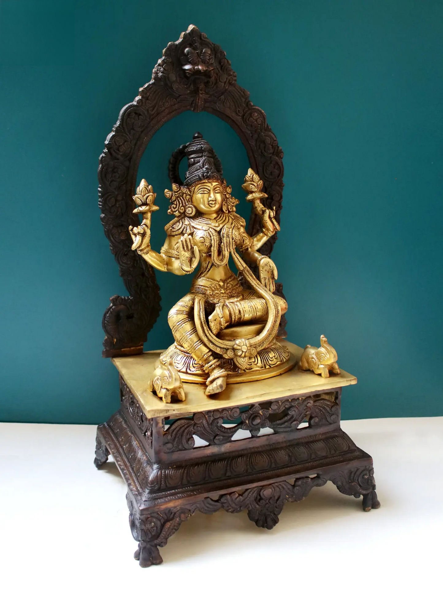 Brassaura® Brass Lakshmi Maa Statue | Height 20.5 Inches & Weight 13.13 kg