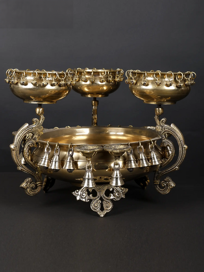 ब्रासौर® फोर इन वन डिज़ाइनर ब्रास उर्ली, घंटियों और दीयों के साथ | शुद्ध पीतल | ऊंचाई 12.6 इंच और वज़न 15.75 किलोग्राम