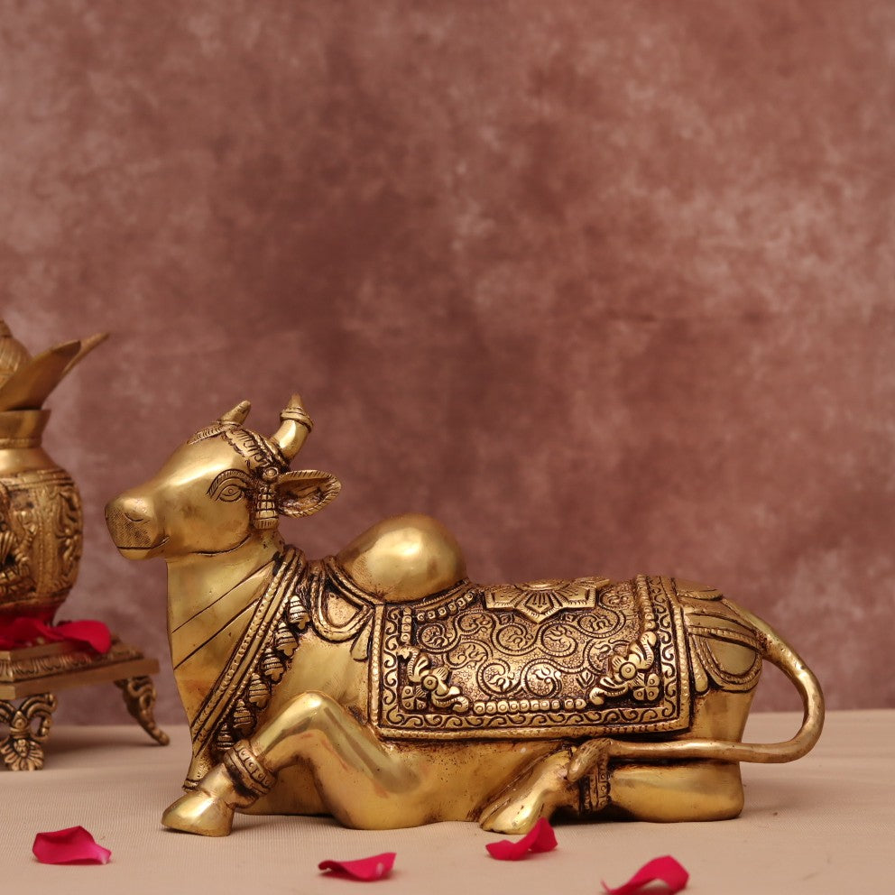 BRASS FINE SITTING NANDI HEIGHT 7.5 INCH