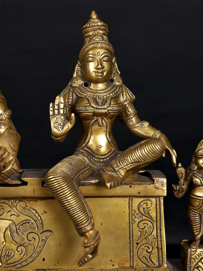 ब्रसाउरा® भगवान कुबेर और देवी लक्ष्मी का आशीर्वाद | पीतल की मूर्ति | ऊंचाई 12 इंच और वज़न 10.20 किलोग्राम