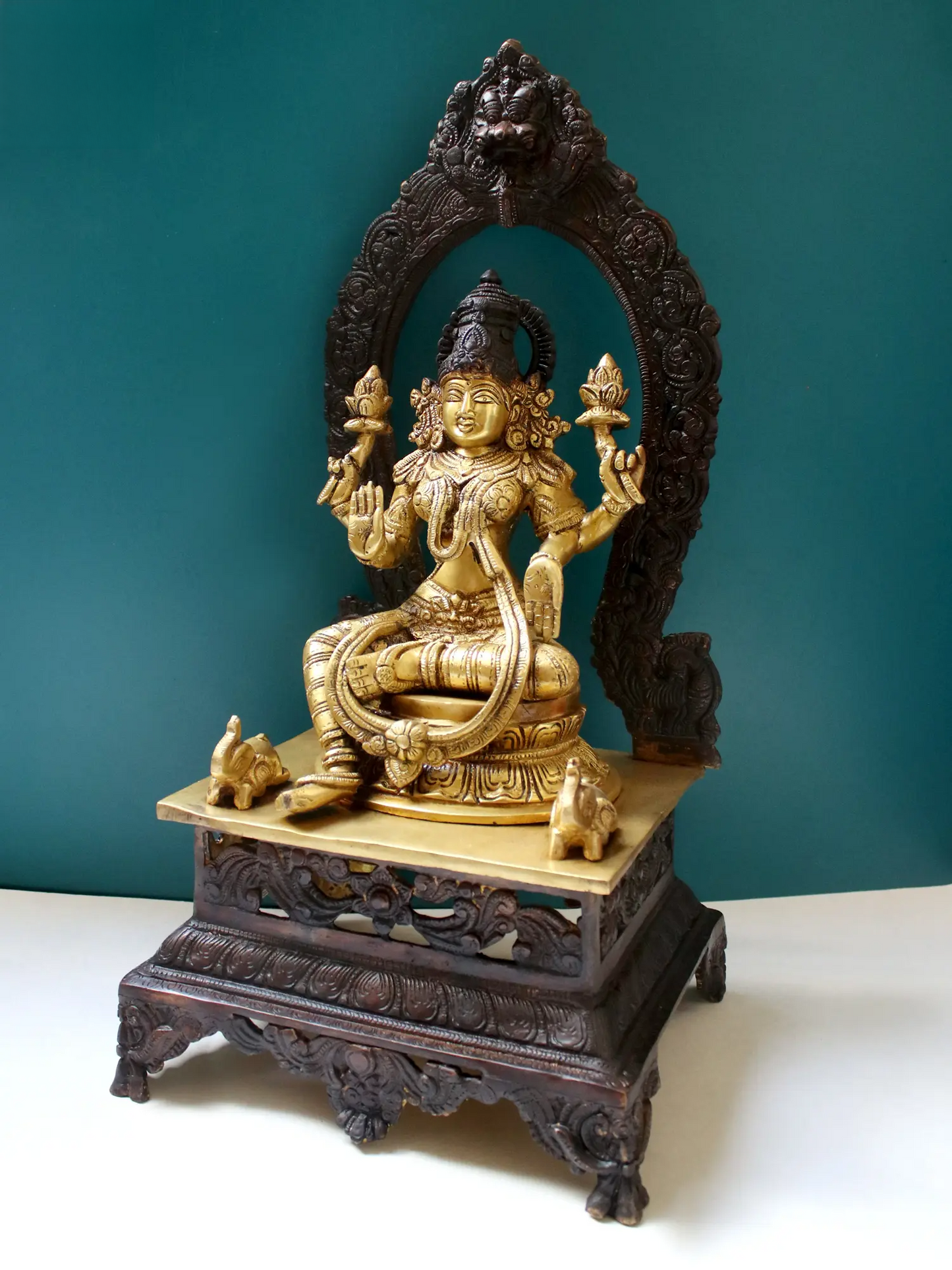 Brassaura® Brass Lakshmi Maa Statue | Height 20.5 Inches & Weight 13.13 kg