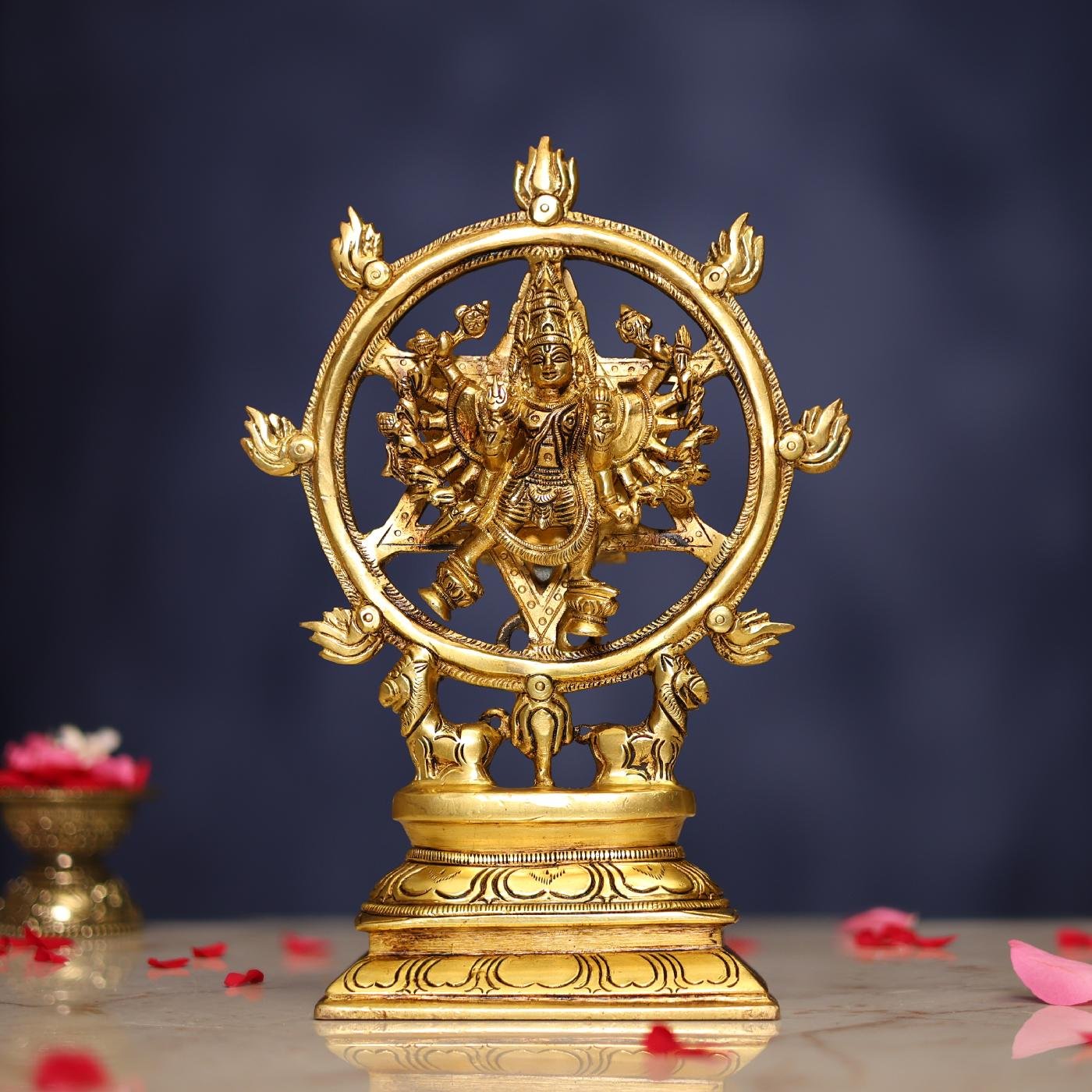 पीतल सुदर्शन चक्र विष्णु और नरसिम्हा मूर्ति ऊंचाई 9.5 इंच