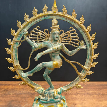 ब्रासोरा® वृंदावन वेणुगोपाल कृष्ण पीतल की प्रतिमा मोर के साथ | एंटीक नीला और सुनहरा रंग | ऊँचाई 20 इंच