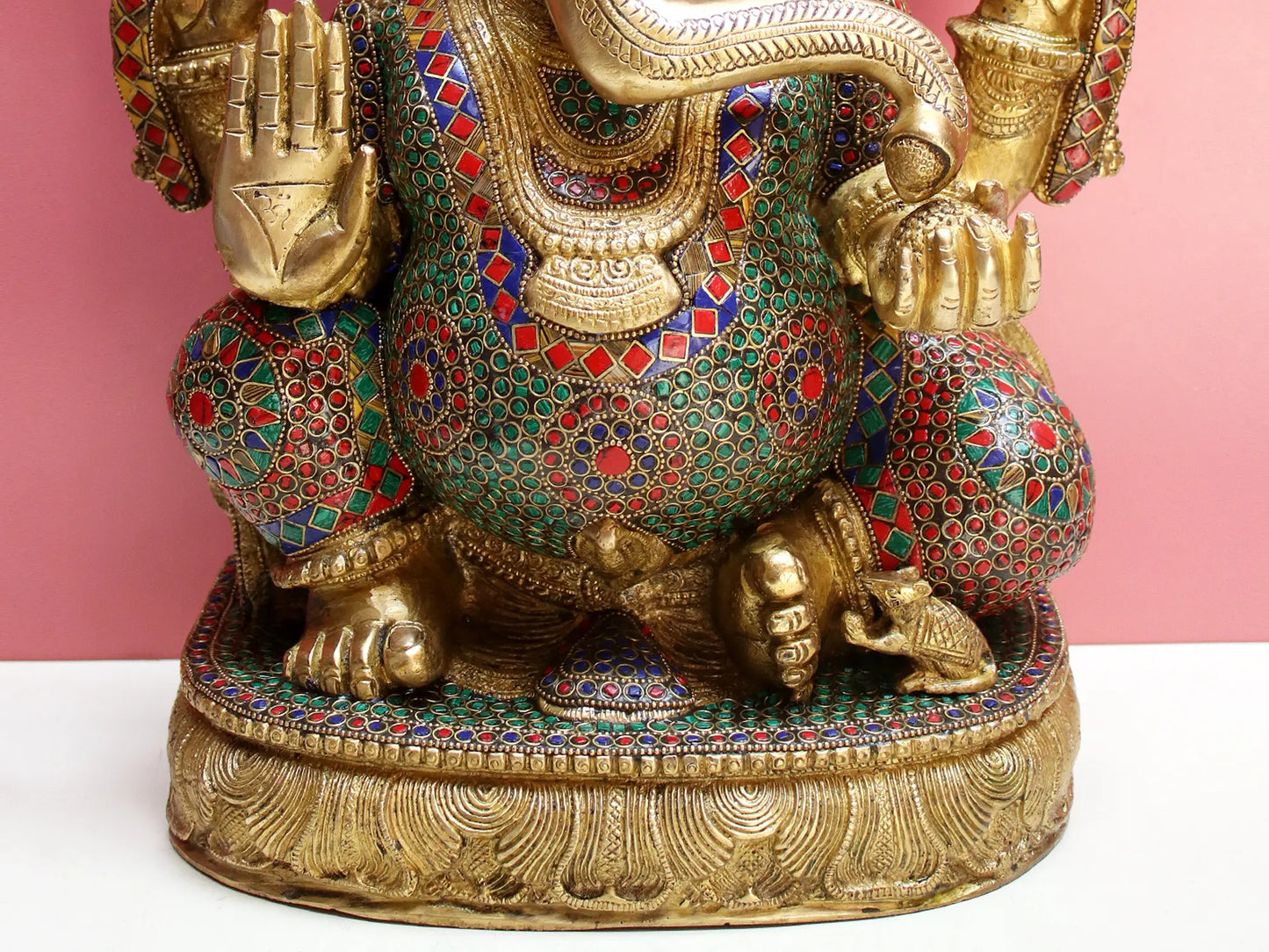 ब्रासौरा™ आर्क के साथ भगवान गणेश | मीनाकारी जड़ाई के काम के साथ शुद्ध पीतल | ऊंचाई 18 इंच और वजन 21 किलोग्राम