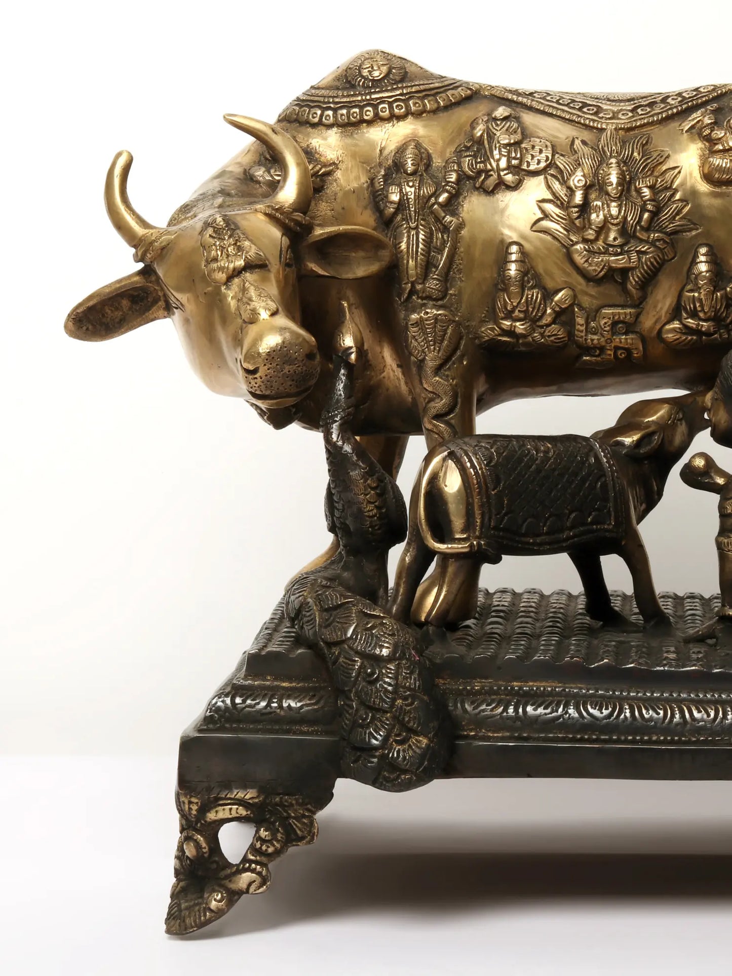 ब्रासौर® पीतल गाय और बछड़े की मूर्ति | ऊंचाई 12.01 इंच और वज़न 14.21 किग्रा