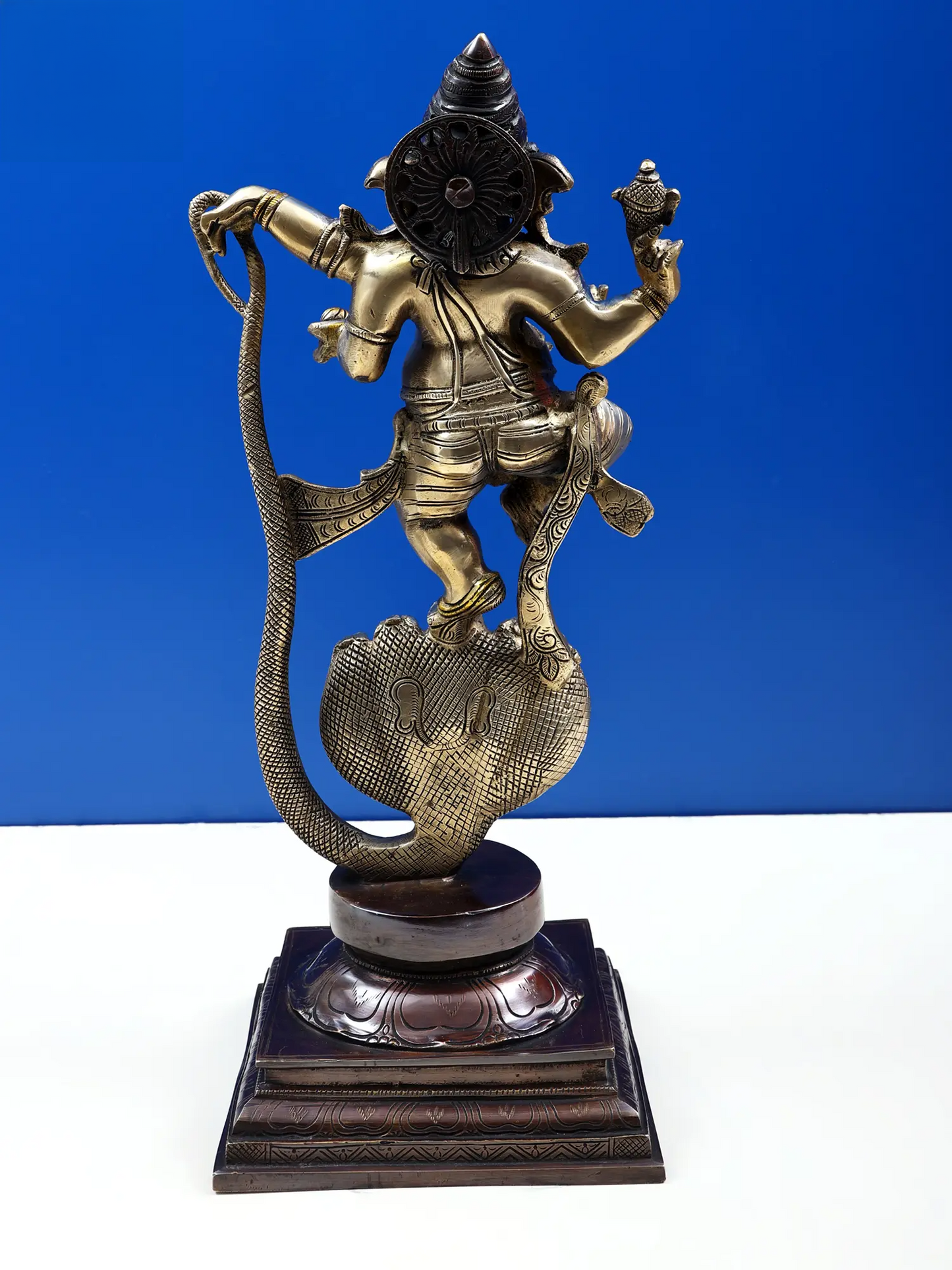 Brassaura™ सर्प पर भगवान गणेश | उत्कृष्ट विवरण के साथ शुद्ध पीतल | ऊंचाई 19 इंच और वजन 8.86 किलोग्राम