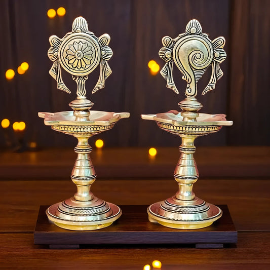 Brassaura™ Brass Shankhu Chakra Panchdeepam Oil Lamps – Height 9 Inches | Pair of 5-Wick Lamps, 2.5 Kgs