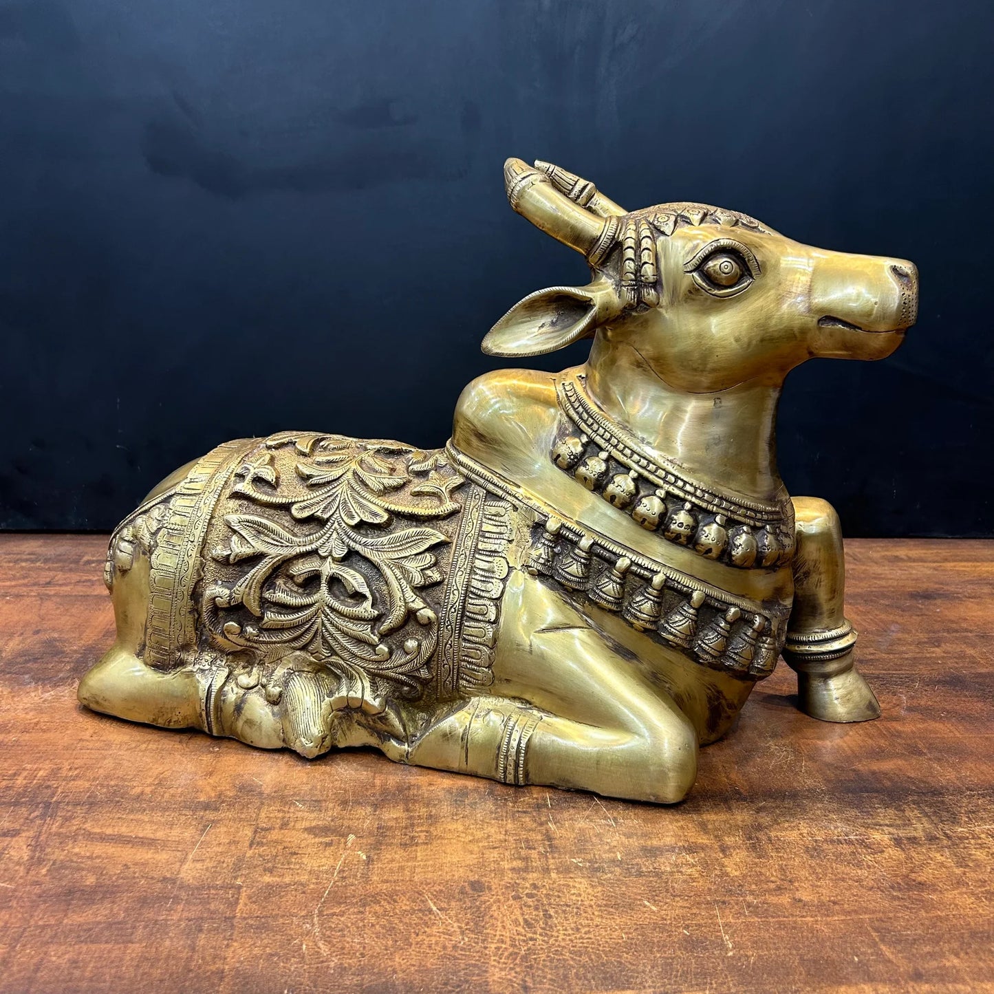 Brassaura® Brass Nandi Bull Idol | Sacred Nandi Statue for Home Temple, Shiv Mandir, Spiritual Décor & Vastu | 14 Inches | 16.3 Kg