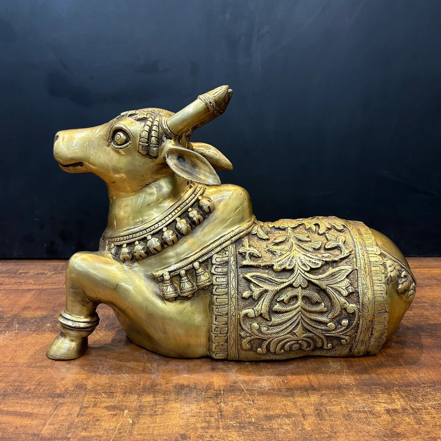 Brassaura® Brass Nandi Bull Idol | Sacred Nandi Statue for Home Temple, Shiv Mandir, Spiritual Décor & Vastu | 14 Inches | 16.3 Kg