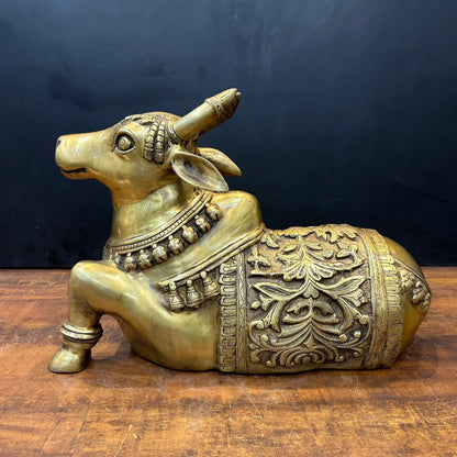 Brassaura® Brass Nandi Bull Idol | Sacred Nandi Statue for Home Temple, Shiv Mandir, Spiritual Décor & Vastu | 14 Inches | 16.3 Kg