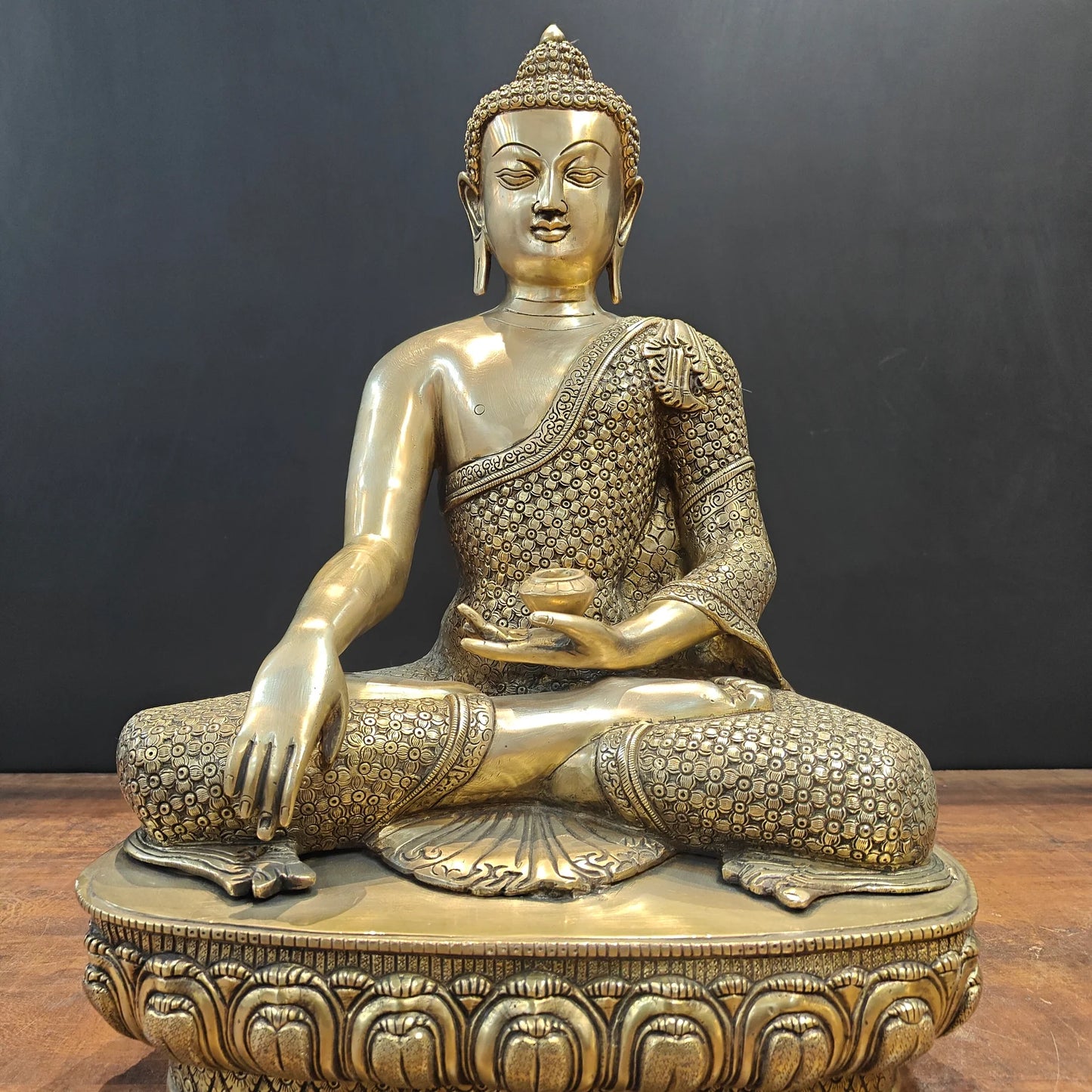 ब्रासोरा® वृंदावन वेणुगोपाल कृष्ण पीतल की प्रतिमा मोर के साथ | एंटीक नीला और सुनहरा रंग | ऊँचाई 20 इंच