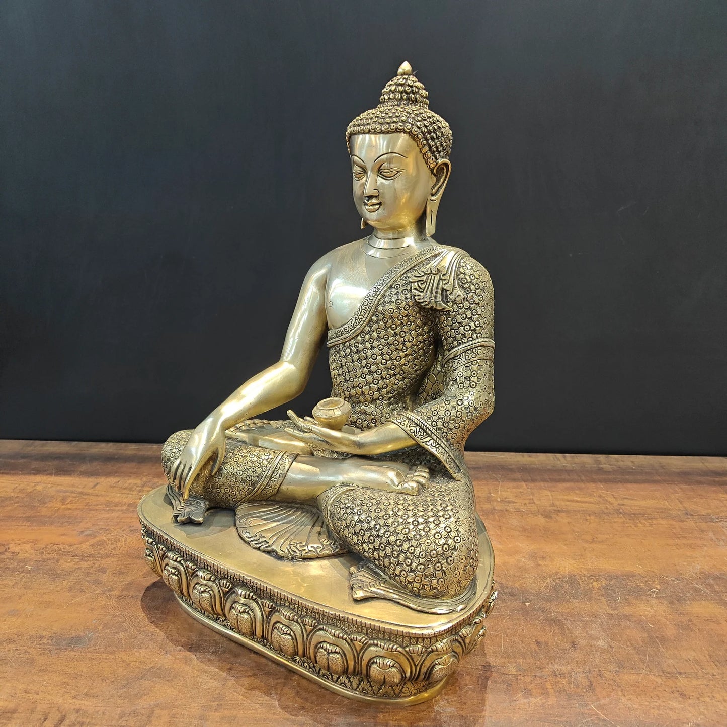 ब्रासोरा® वृंदावन वेणुगोपाल कृष्ण पीतल की प्रतिमा मोर के साथ | एंटीक नीला और सुनहरा रंग | ऊँचाई 20 इंच