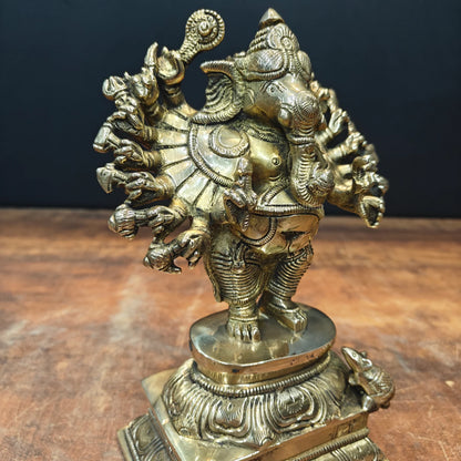 ब्रासोरा® वृंदावन वेणुगोपाल कृष्ण पीतल की प्रतिमा मोर के साथ | एंटीक नीला और सुनहरा रंग | ऊँचाई 20 इंच