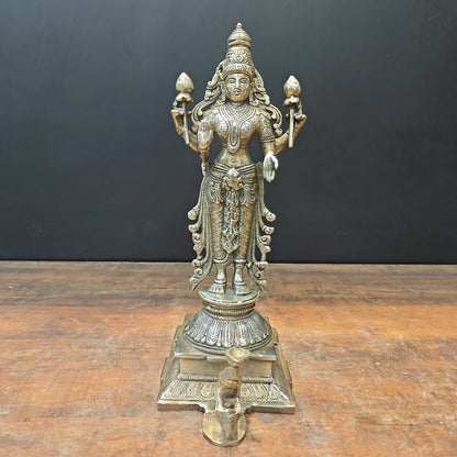 Brassaura® Brass Goddess Lakshmi Idol | Standing Lakshmi Devi Murti for Home Temple, Pooja Room, Spiritual Décor & Vastu | 14 Inches | 4.8 Kg