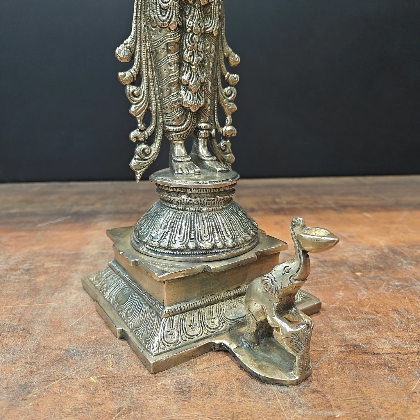 Brassaura® Brass Goddess Lakshmi Idol | Standing Lakshmi Devi Murti for Home Temple, Pooja Room, Spiritual Décor & Vastu | 14 Inches | 4.8 Kg
