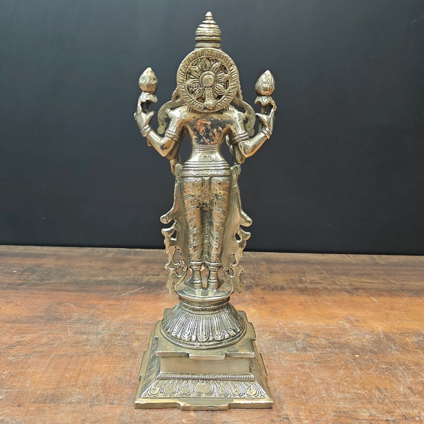 Brassaura® Brass Goddess Lakshmi Idol | Standing Lakshmi Devi Murti for Home Temple, Pooja Room, Spiritual Décor & Vastu | 14 Inches | 4.8 Kg