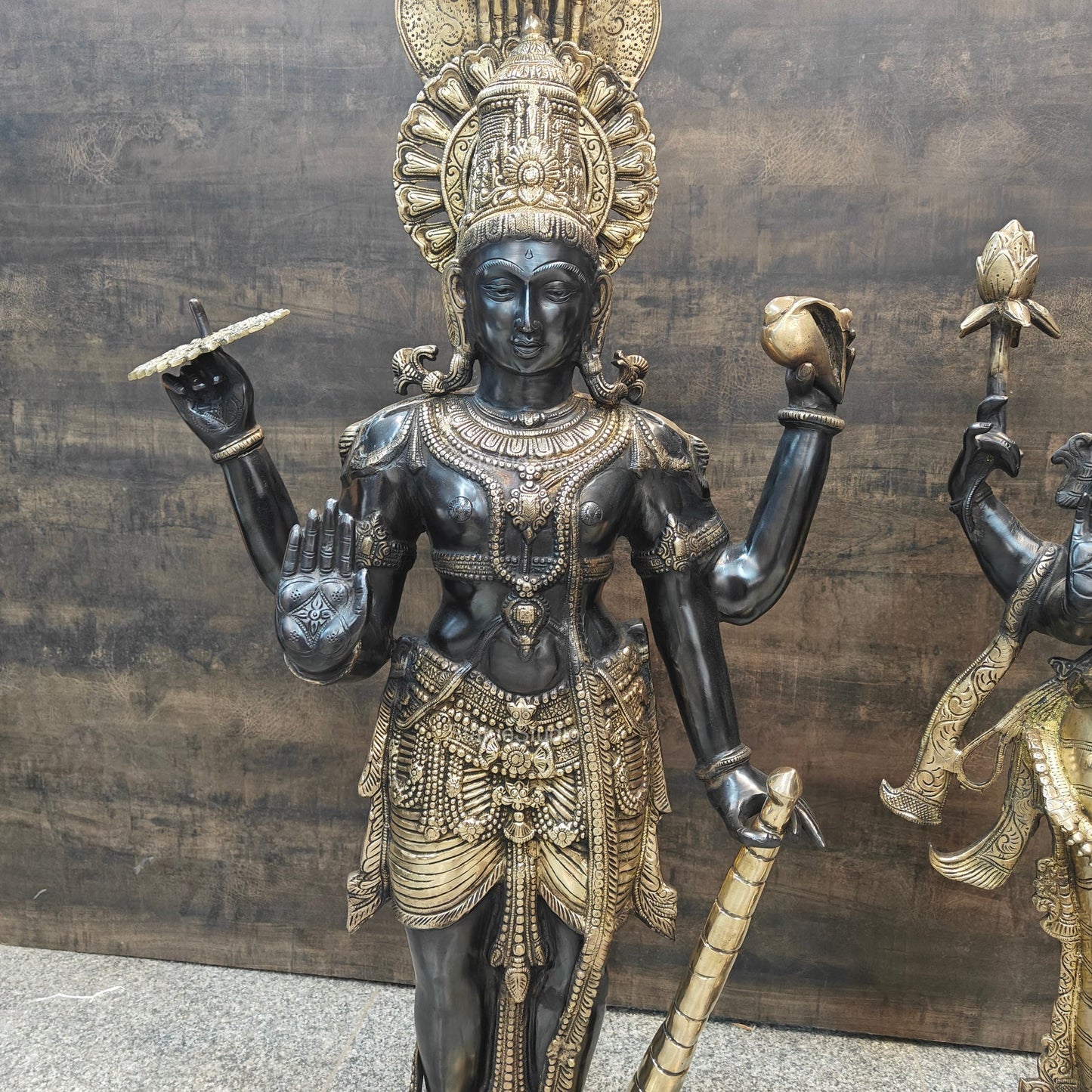 Brassaura® Brass Lord Vishnu & Goddess Lakshmi Idol Set | Premium Handmade Hindu God & Goddess Statues for Home Temple, Living Room Décor & Spiritual Gifting | 41 Inches | 66 Kg