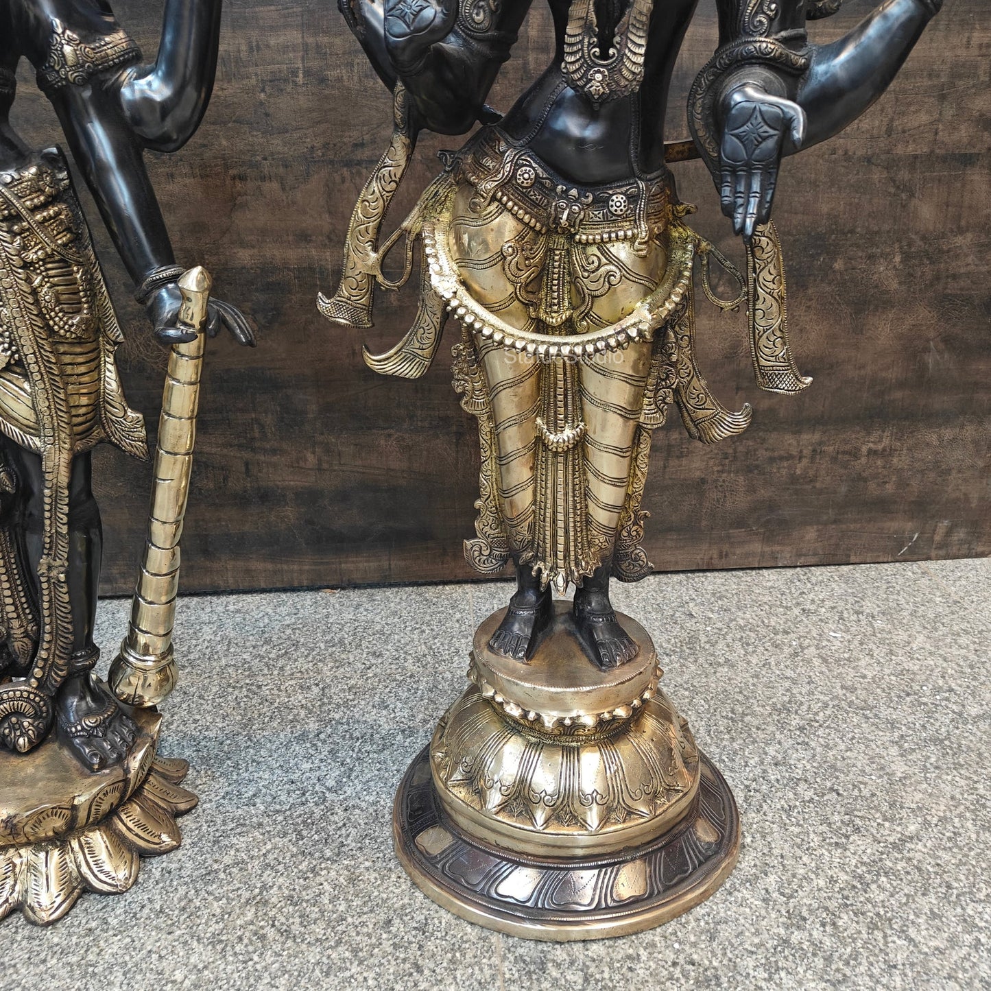 Brassaura® Brass Lord Vishnu & Goddess Lakshmi Idol Set | Premium Handmade Hindu God & Goddess Statues for Home Temple, Living Room Décor & Spiritual Gifting | 41 Inches | 66 Kg
