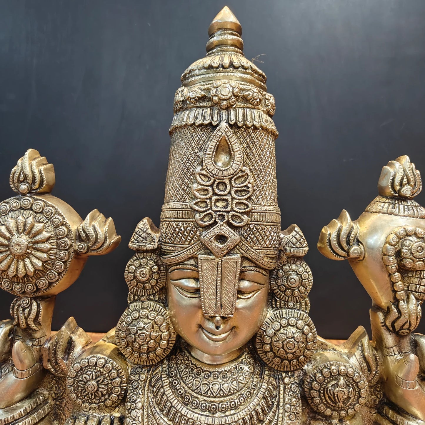 Brassaura® Lord Balaji Brass Bust Idol | Handcrafted Tirupati Venkateswara Statue for Home Temple, Spiritual Décor & Vastu | 19 Inches | 15 Kg