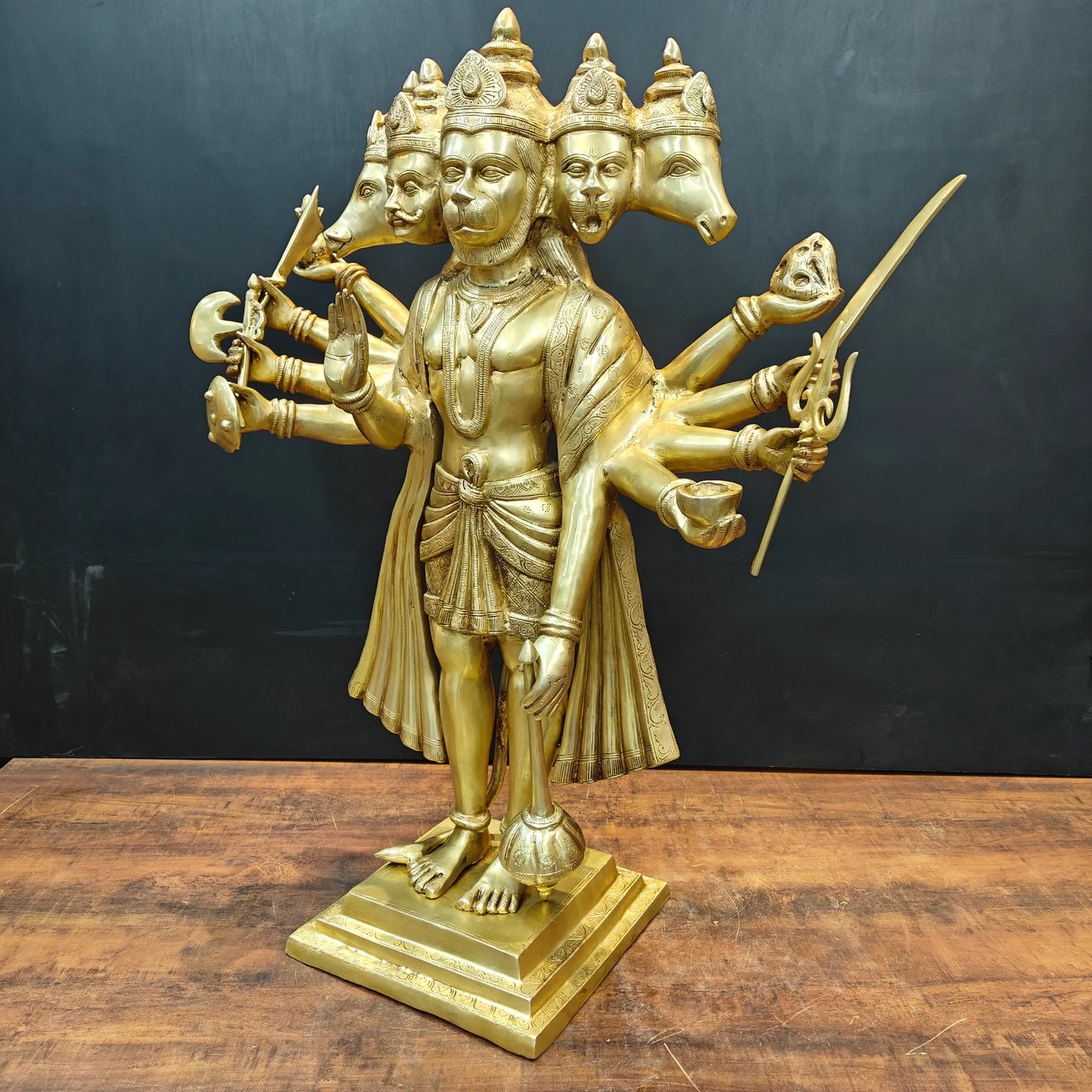 ब्रासोरा® वृंदावन वेणुगोपाल कृष्ण पीतल की प्रतिमा मोर के साथ | एंटीक नीला और सुनहरा रंग | ऊँचाई 20 इंच