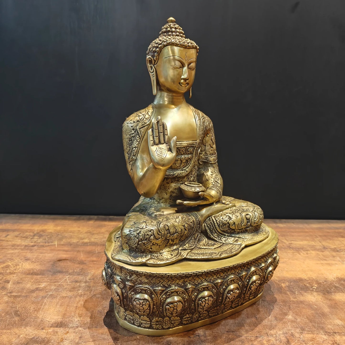 Brassaura® Brass Lord Buddha Idol | Premium Handcrafted Seated Buddha Statue | Antique Finish | Home Temple, Meditation Room, Living Room & Spiritual Décor | Height 23 Inches | 17 Kg