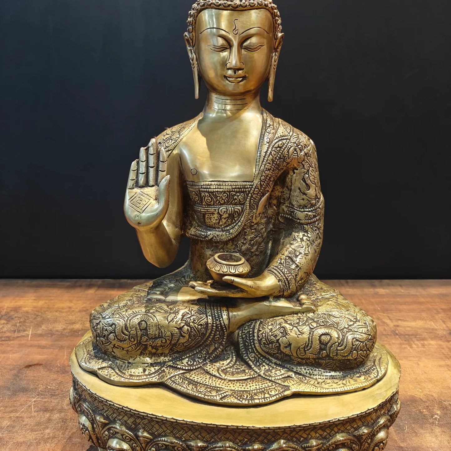 Brassaura® Brass Lord Buddha Idol | Premium Handcrafted Seated Buddha Statue | Antique Finish | Home Temple, Meditation Room, Living Room & Spiritual Décor | Height 23 Inches | 17 Kg