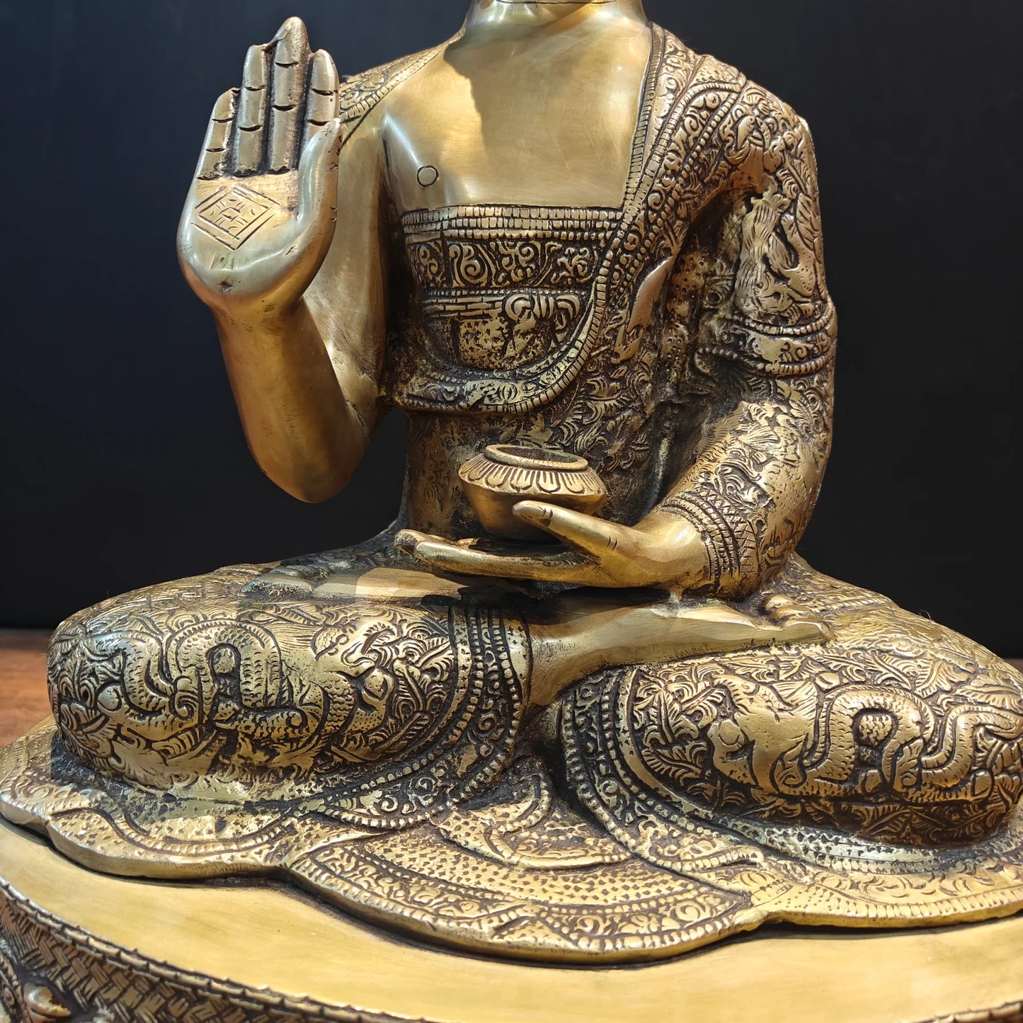 Brassaura® Brass Lord Buddha Idol | Premium Handcrafted Seated Buddha Statue | Antique Finish | Home Temple, Meditation Room, Living Room & Spiritual Décor | Height 23 Inches | 17 Kg
