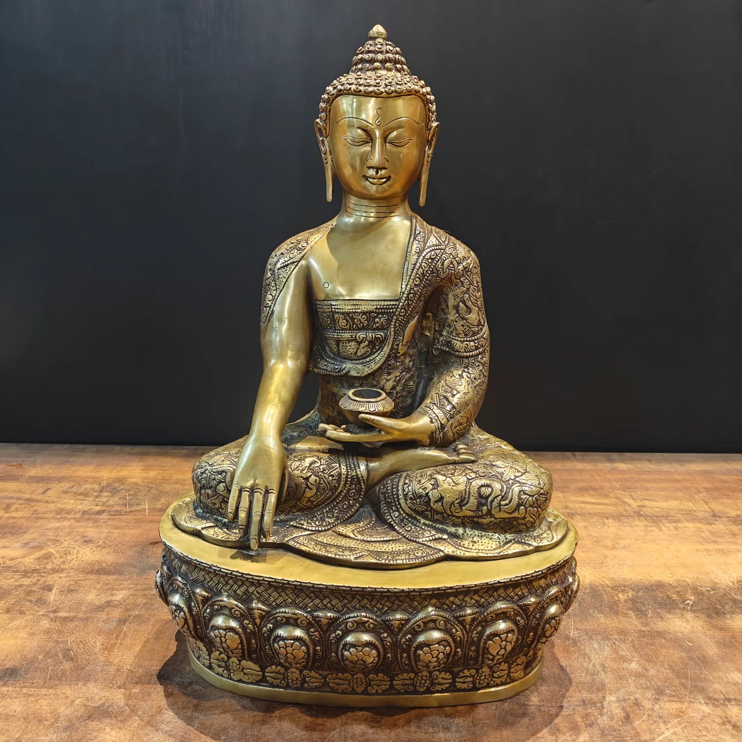 Brassaura® Premium Brass Buddha Statue | Handcrafted Solid Brass Meditating Buddha Idol | Spiritual Sculpture for Home Temple, Living Room, Office & Meditation Décor | Height 23 Inches | 85 Kg
