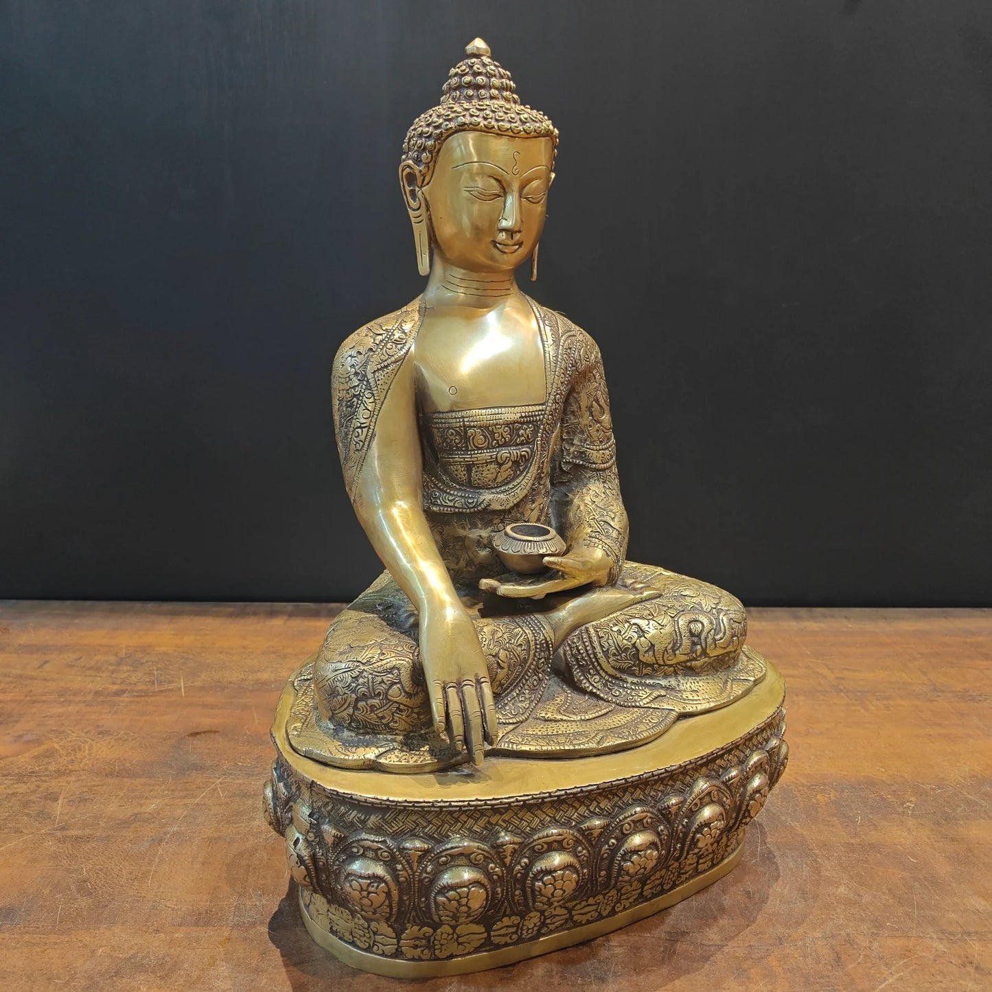 Brassaura® Brass Bhumisparsha Buddha Idol | Premium Handcrafted Seated Lord Buddha Statue | Antique Finish | Home Temple, Meditation Room & Spiritual Décor | Height 23 Inches | 17 Kg