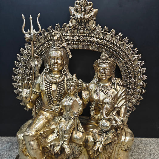 ब्रासोरा® वृंदावन वेणुगोपाल कृष्ण पीतल की प्रतिमा मोर के साथ | एंटीक नीला और सुनहरा रंग | ऊँचाई 20 इंच