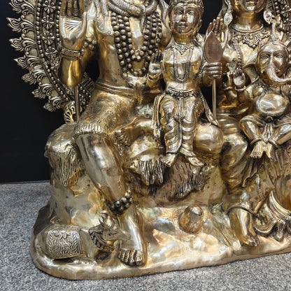 ब्रासोरा® वृंदावन वेणुगोपाल कृष्ण पीतल की प्रतिमा मोर के साथ | एंटीक नीला और सुनहरा रंग | ऊँचाई 20 इंच