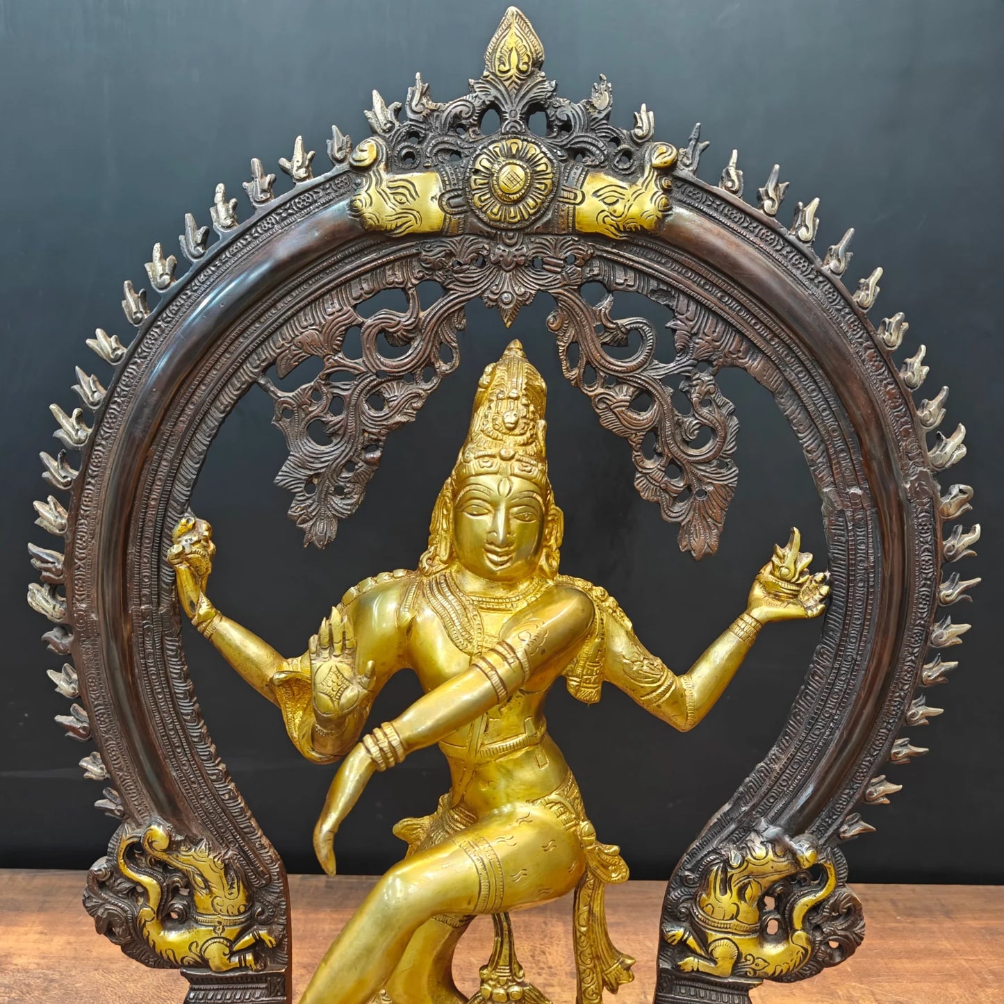 Brassaura® Brass Nataraja Idol with Prabhavali Frame | Handcrafted Dancing Lord Shiva Statue | Premium Brass Shiva Murti for Home Temple, Spiritual Décor & Gifting | 25 Inches | 14 Kg