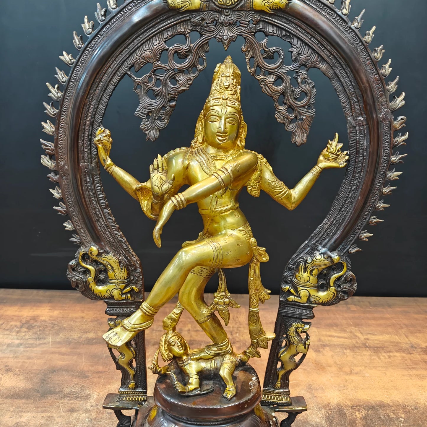 Brassaura® Brass Nataraja Idol with Prabhavali Frame | Handcrafted Dancing Lord Shiva Statue | Premium Brass Shiva Murti for Home Temple, Spiritual Décor & Gifting | 25 Inches | 14 Kg