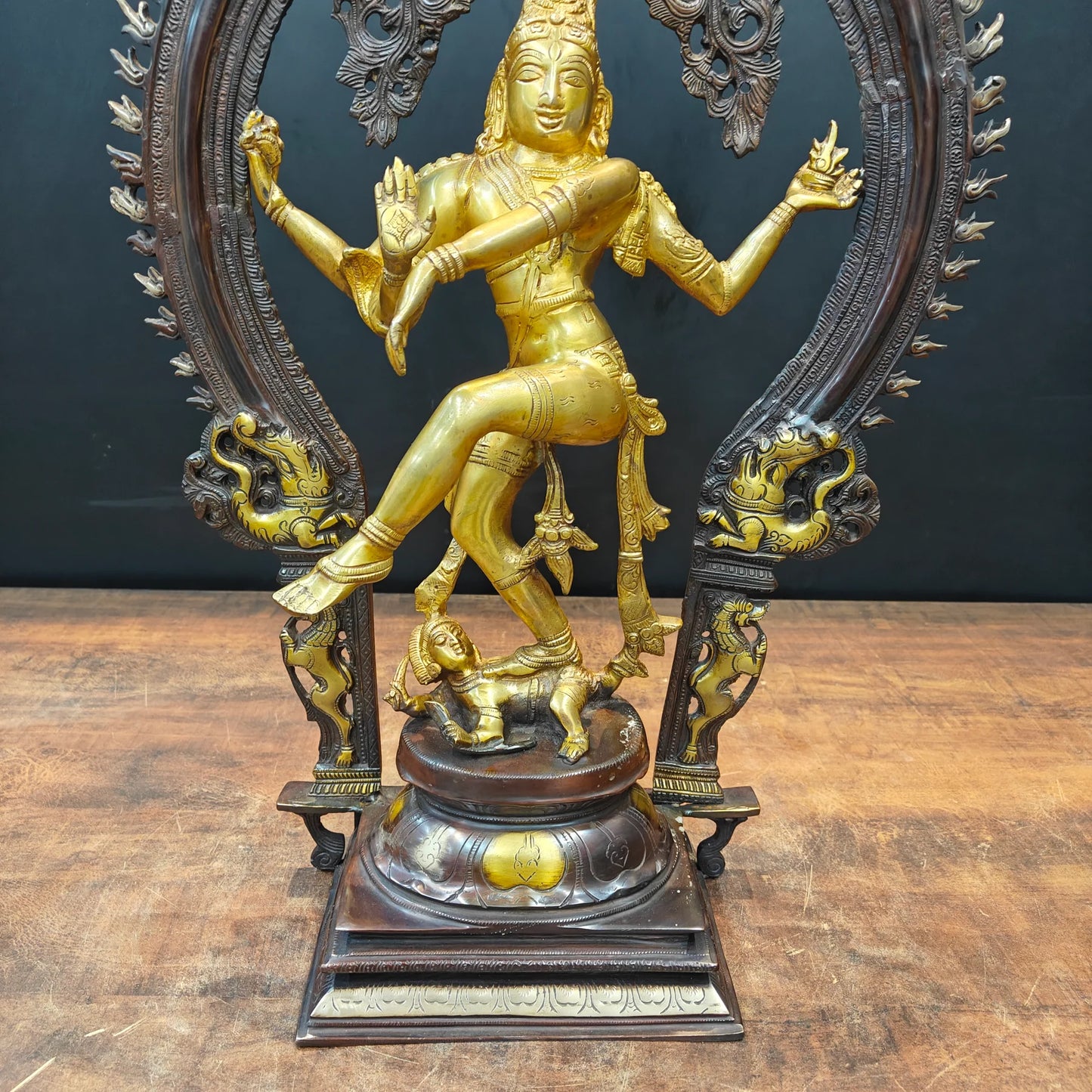Brassaura® Brass Nataraja Idol with Prabhavali Frame | Handcrafted Dancing Lord Shiva Statue | Premium Brass Shiva Murti for Home Temple, Spiritual Décor & Gifting | 25 Inches | 14 Kg