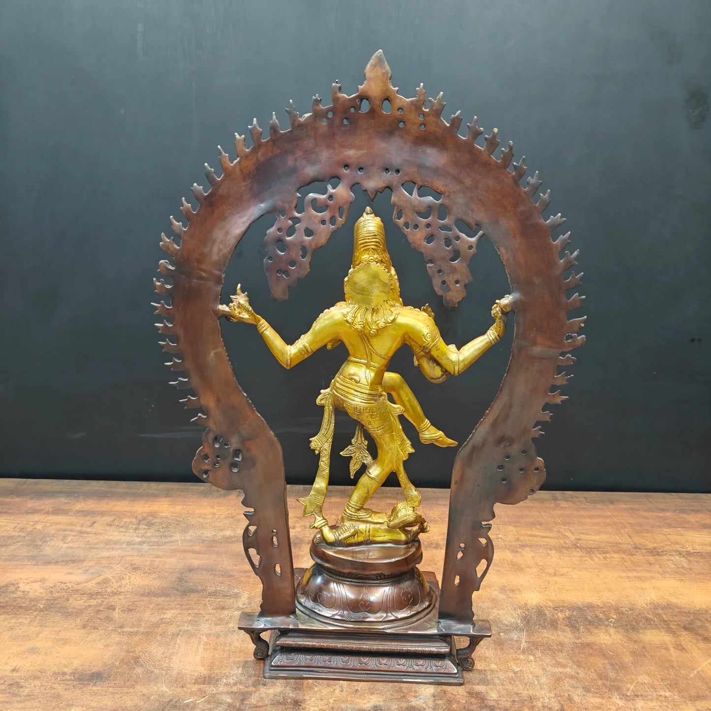 Brassaura® Brass Nataraja Idol with Prabhavali Frame | Handcrafted Dancing Lord Shiva Statue | Premium Brass Shiva Murti for Home Temple, Spiritual Décor & Gifting | 25 Inches | 14 Kg