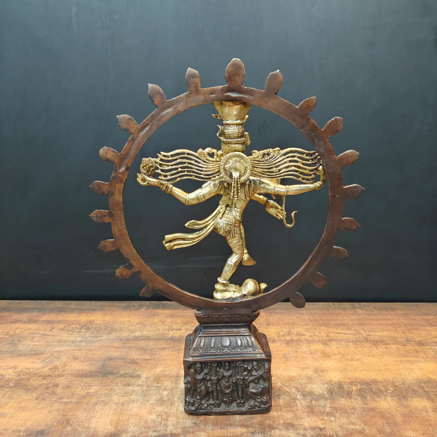 Brassaura® Brass Lord Nataraja Statue | Dancing Shiva Idol with Ornate Pedestal | Handcrafted Brass Sculpture for Home Temple, Spiritual Décor & Gifting | 22.5 Inches | 11 Kg