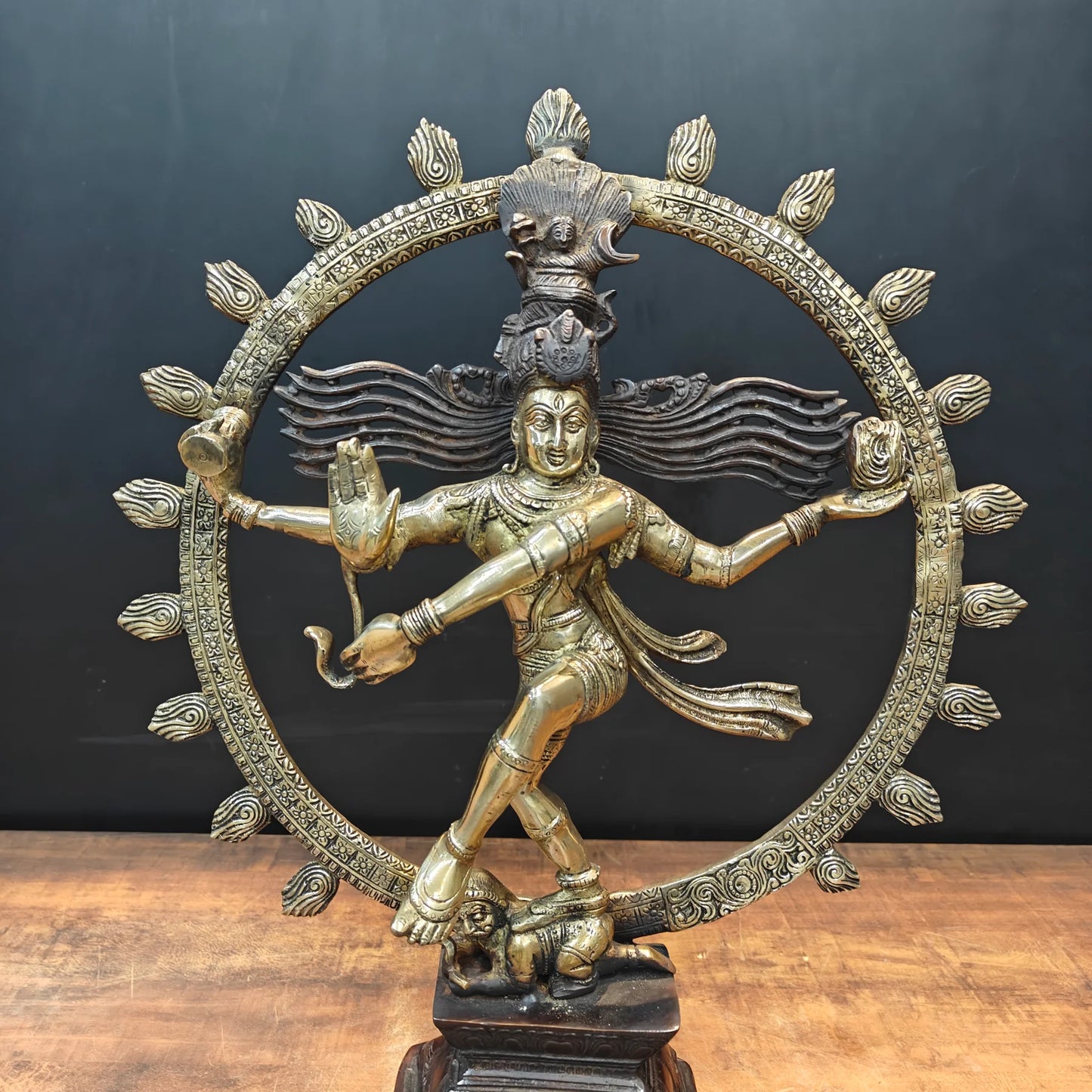 Brassaura® Brass Nataraja Idol with Prabhavali | Handcrafted Dancing Lord Shiva Statue | Premium Brass Shiva Murti for Home Temple, Spiritual Décor & Gifting | 22.5 Inches | 11 Kg
