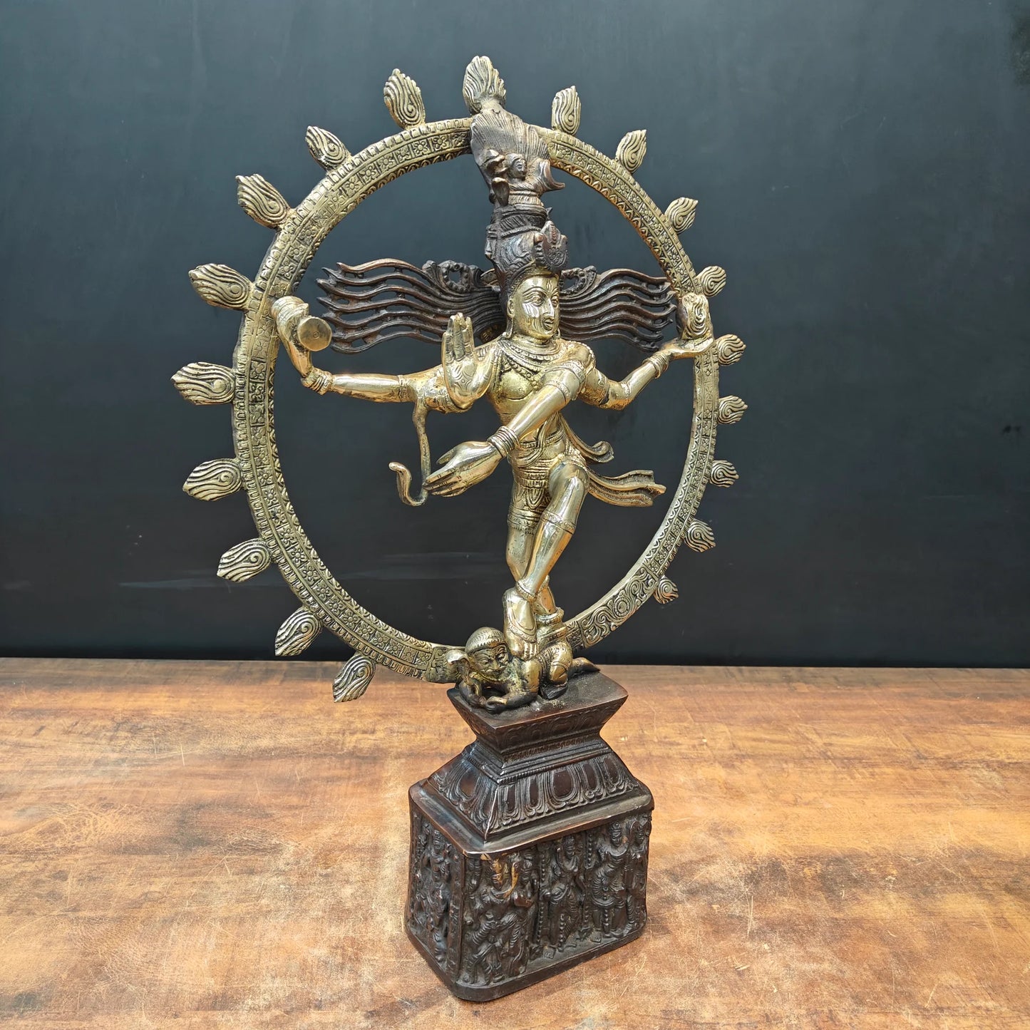 Brassaura® Brass Nataraja Idol with Prabhavali | Handcrafted Dancing Lord Shiva Statue | Premium Brass Shiva Murti for Home Temple, Spiritual Décor & Gifting | 22.5 Inches | 11 Kg