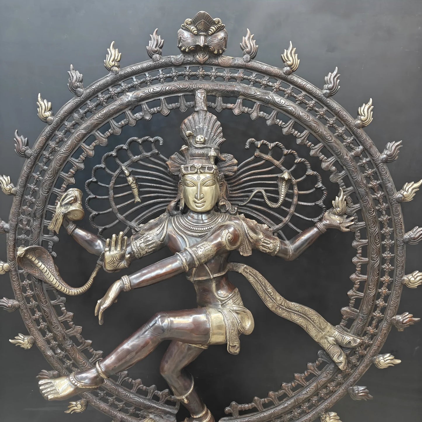 Brassaura® Brass Nataraja Statue | Lord Shiva Nataraj Dancing Idol with Prabhavali | Handcrafted Premium Brass Murti for Home Temple, Spiritual Décor & Gifting | 48 Inches | 55 Kg