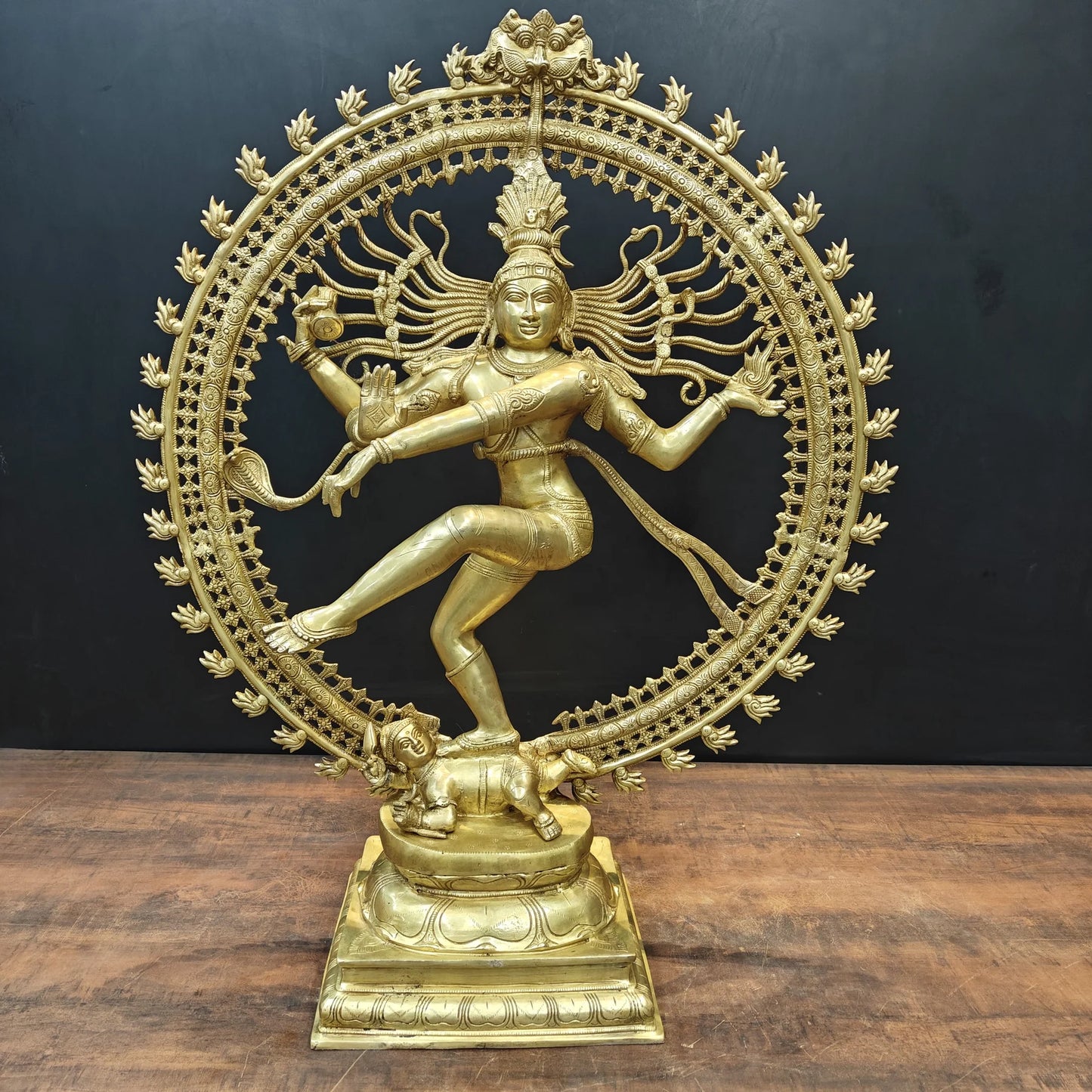 Brassaura® Brass Nataraja Statue | Lord Shiva Nataraj Dancing Idol with Prabhavali | Handcrafted Premium Brass Murti for Home Temple, Spiritual Décor & Gifting | 36 Inches | 32 Kg